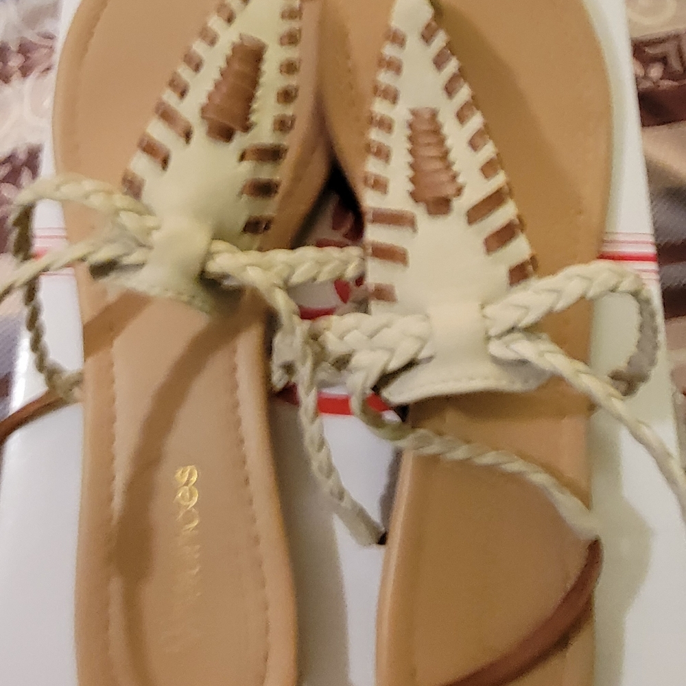 Maurices Ara Sandal